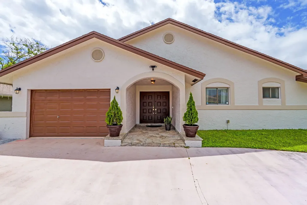 10218 NW 71st Place Tamarac FL 33321