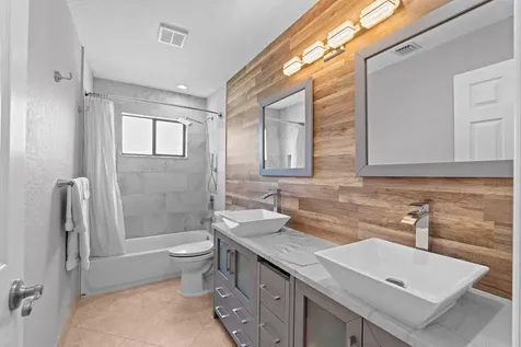 10218 NW 71st Place Tamarac FL 33321