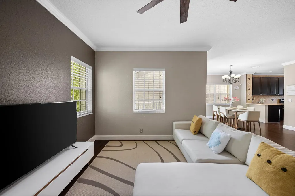 648 NW 127th Avenue Coral Springs FL 33071