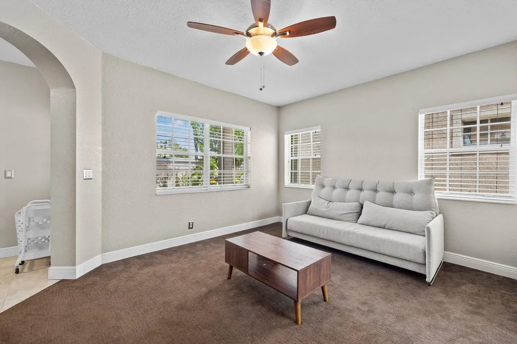 648 NW 127th Avenue Coral Springs FL 33071