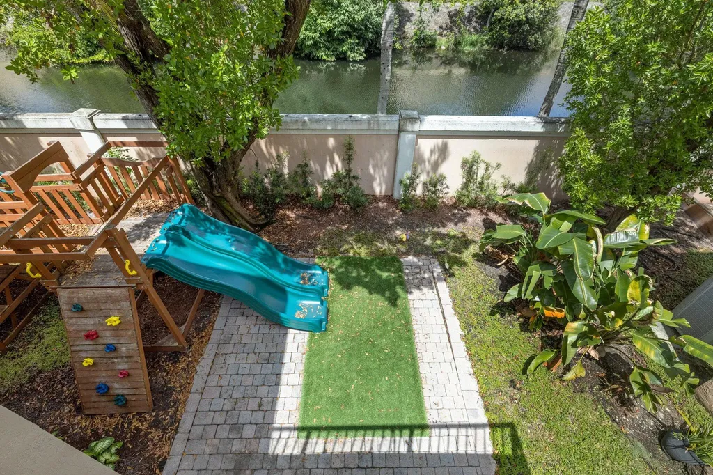 648 NW 127th Avenue Coral Springs FL 33071