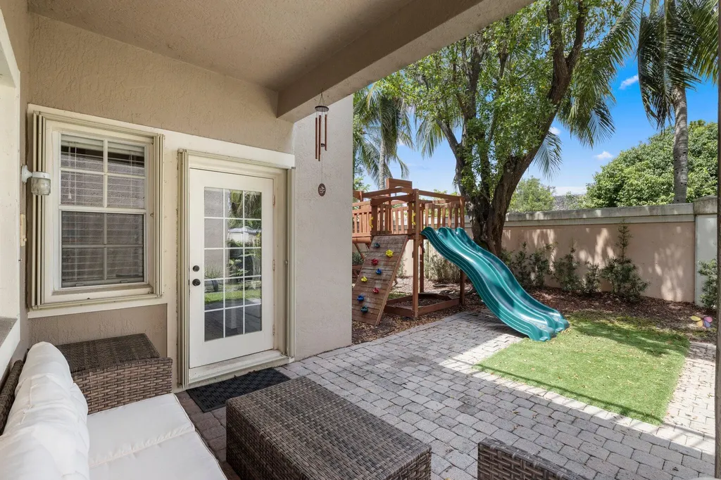 648 NW 127th Avenue Coral Springs FL 33071