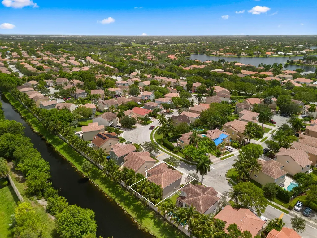 648 NW 127th Avenue Coral Springs FL 33071