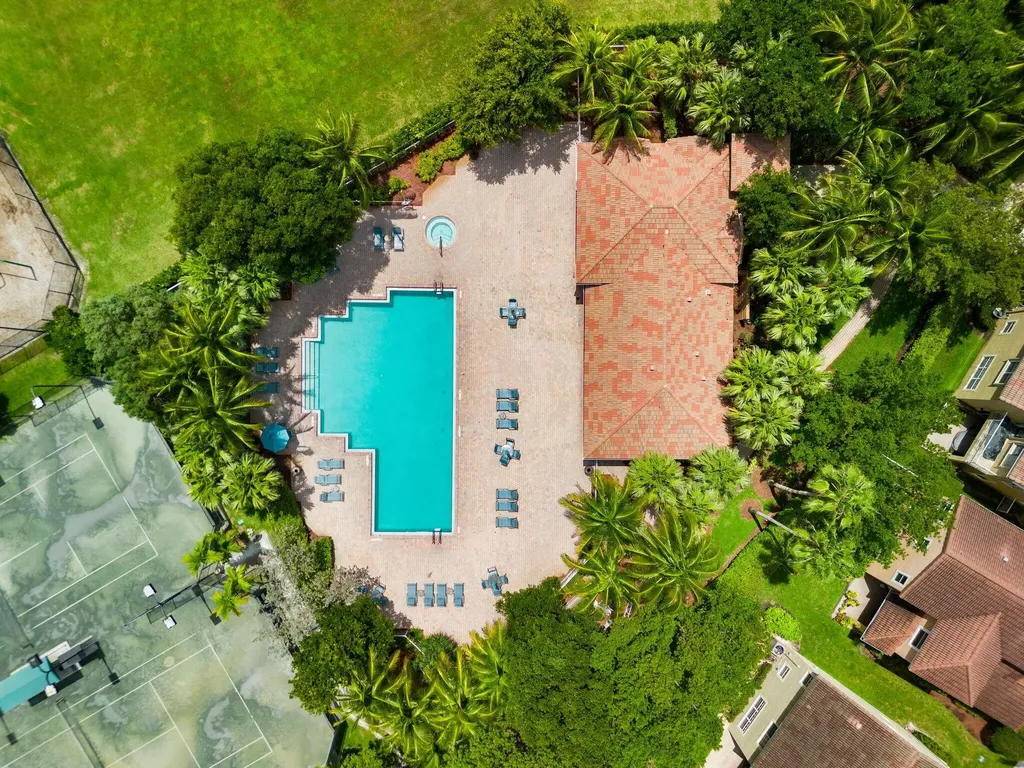 648 NW 127th Avenue Coral Springs FL 33071