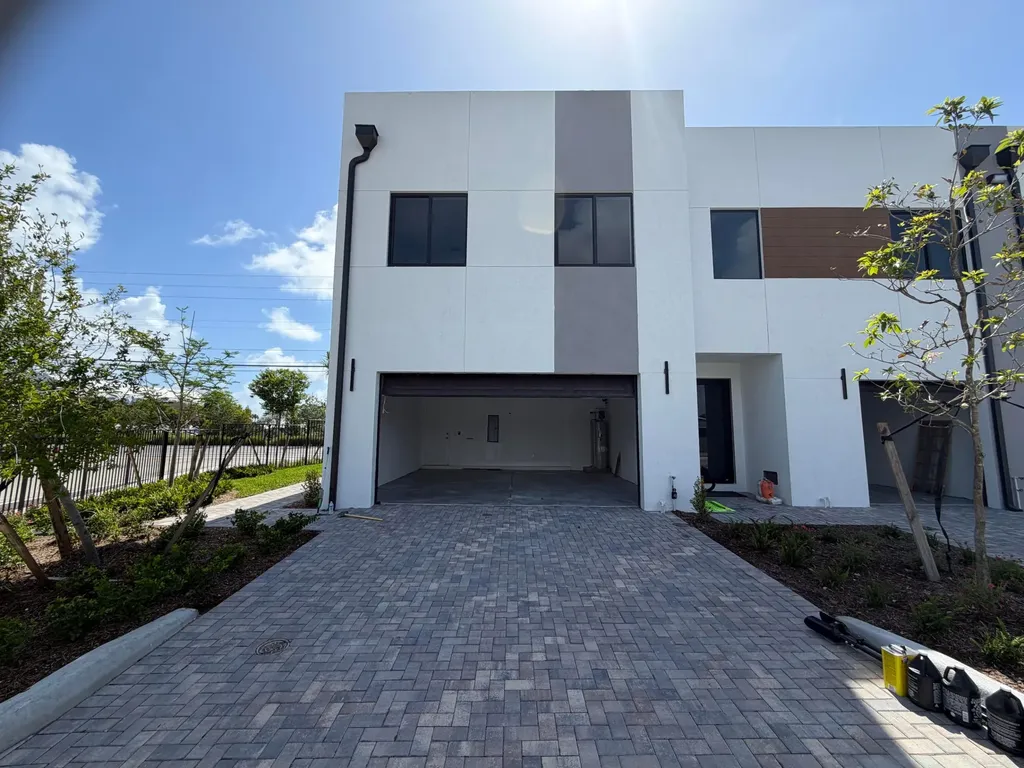 120 NW 15th Place Pompano Beach FL 33060