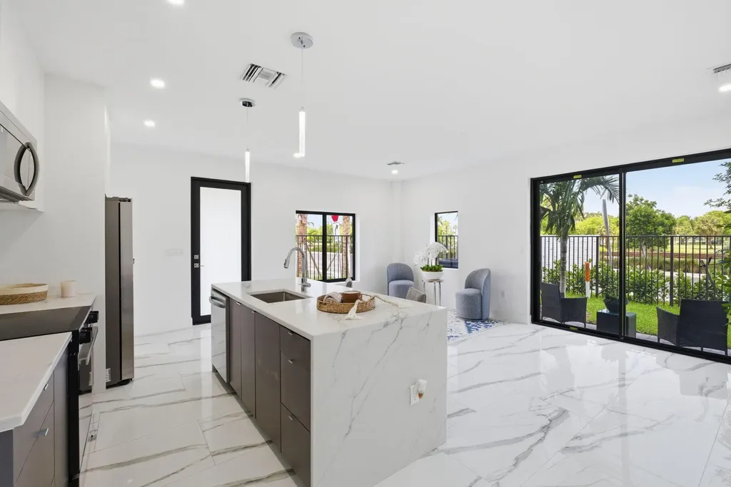 1548 NW 1st Avenue Pompano Beach FL 33060
