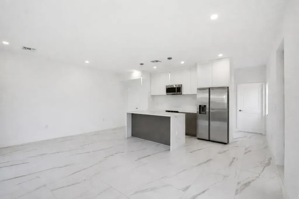 1548 NW 1st Avenue Pompano Beach FL 33060