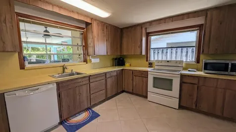 1097 NE Kubin Avenue Jensen Beach FL 34957