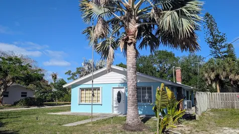 1097 NE Kubin Avenue Jensen Beach FL 34957