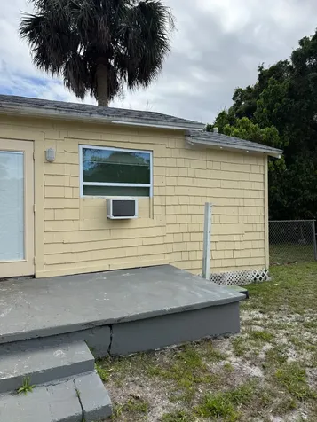 321 N 11th Street Fort Pierce FL 34950