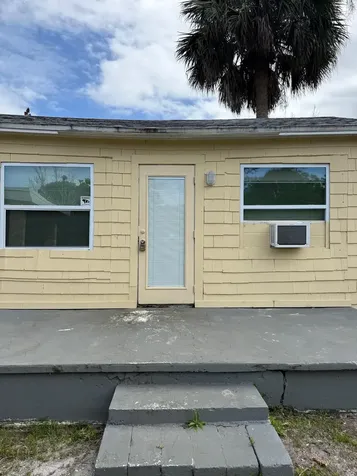 321 N 11th Street Fort Pierce FL 34950