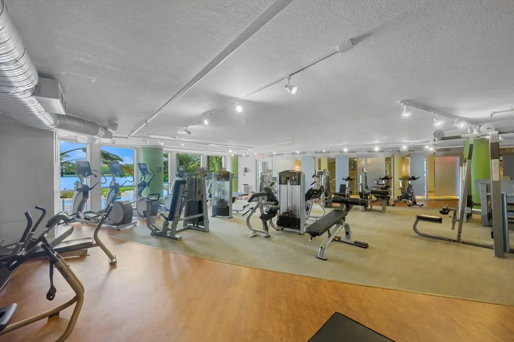 2641 N Flamingo Road Plantation FL 33323