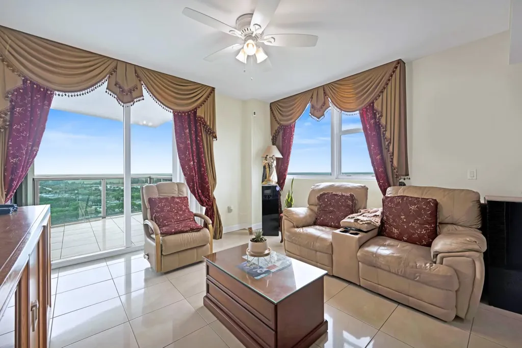 2641 N Flamingo Road Plantation FL 33323