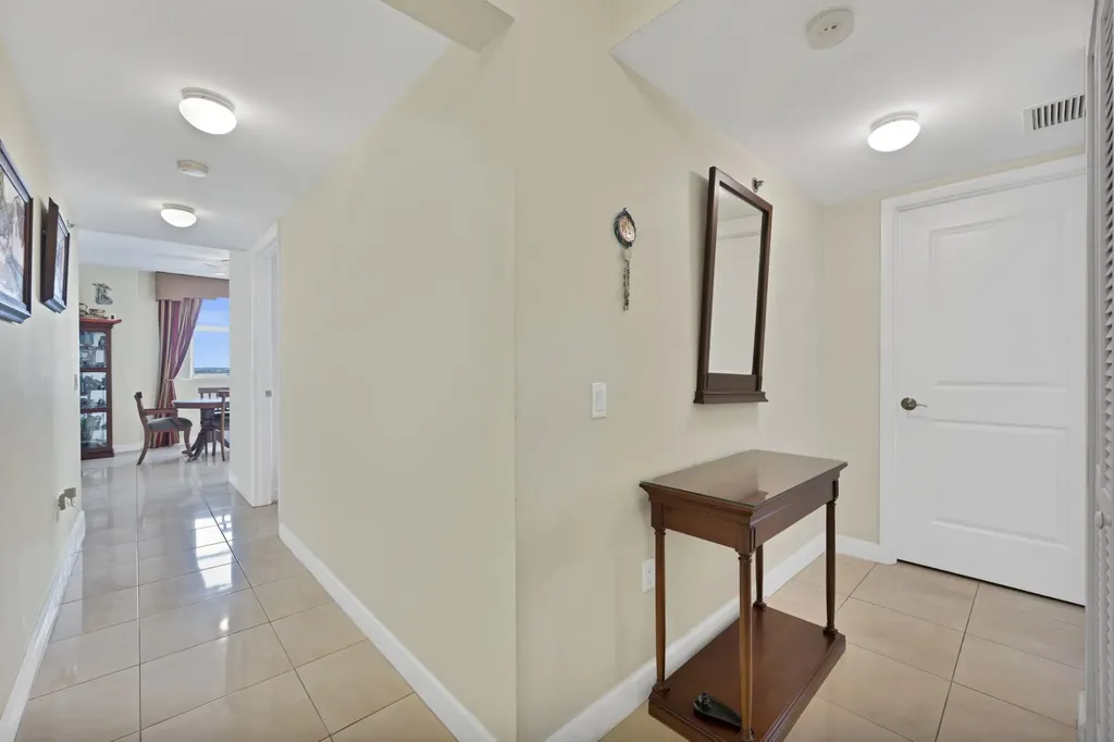 2641 N Flamingo Road Plantation FL 33323
