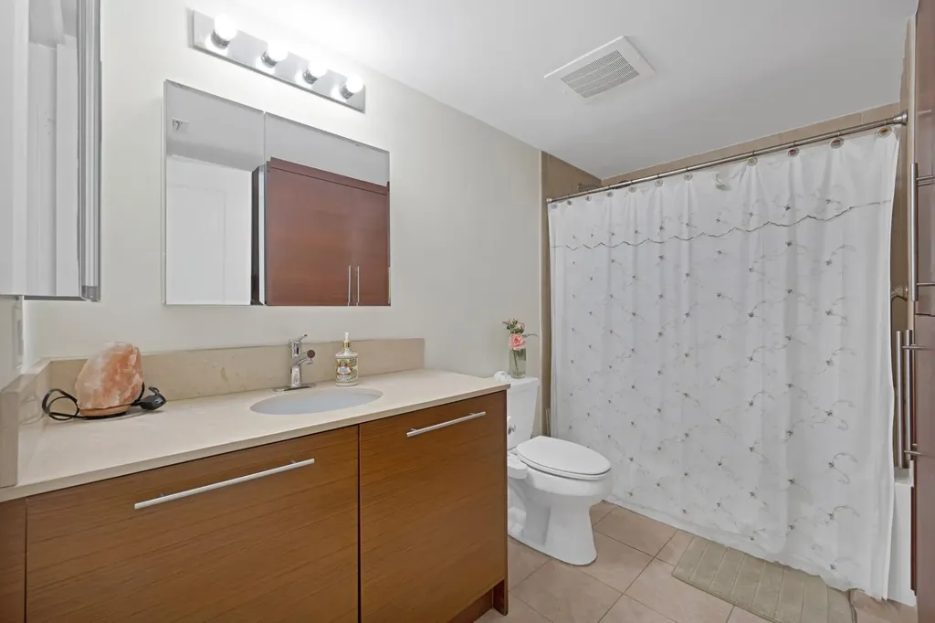 2641 N Flamingo Road Plantation FL 33323