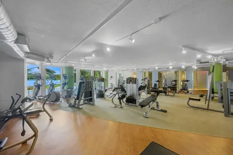 2641 N Flamingo Road Plantation FL 33323