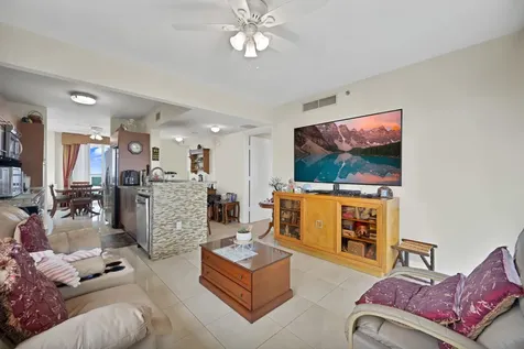2641 N Flamingo Road Plantation FL 33323