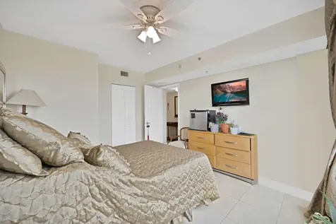 2641 N Flamingo Road Plantation FL 33323