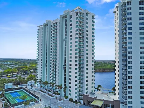 2641 N Flamingo Road Plantation FL 33323