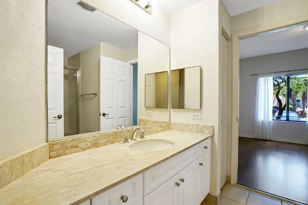 2812 Grande Parkway Palm Beach Gardens FL 33410