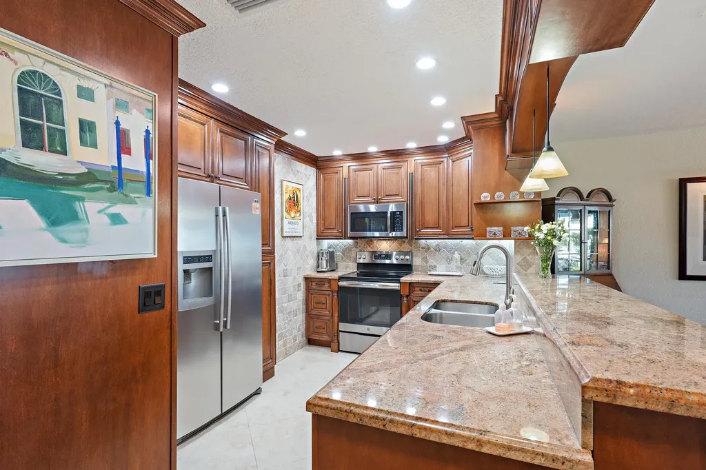 2339 Treasure Isle Drive Palm Beach Gardens FL 33410