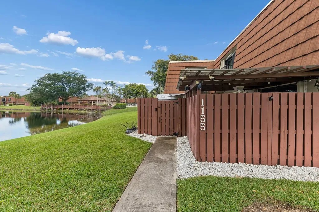 1155 SW 118th Terrace Davie FL 33325