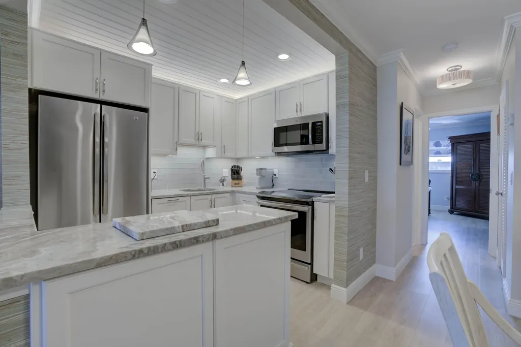 111 Shore Court North Palm Beach FL 33408