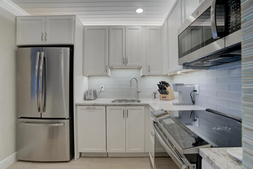 111 Shore Court North Palm Beach FL 33408