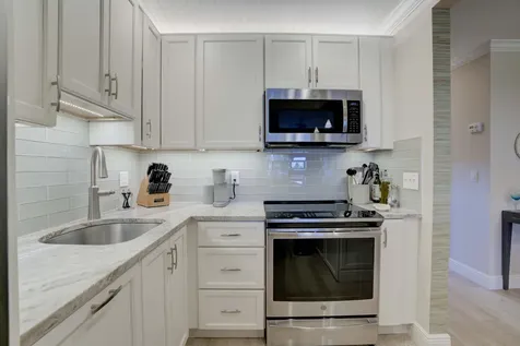 111 Shore Court North Palm Beach FL 33408