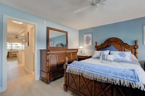111 Shore Court North Palm Beach FL 33408