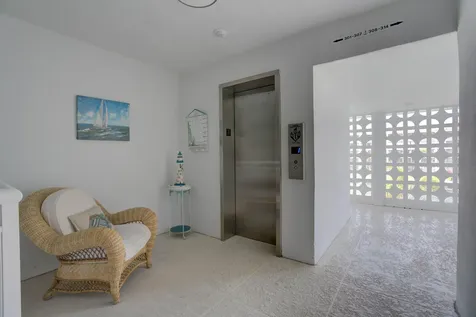 111 Shore Court North Palm Beach FL 33408
