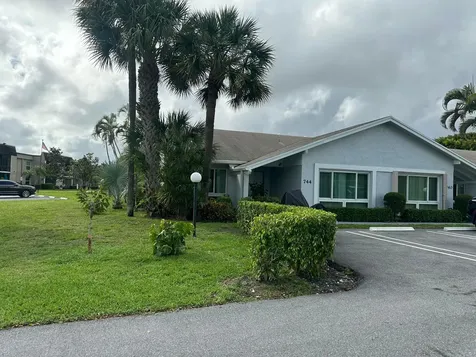 744 Lago Road Delray Beach FL 33445