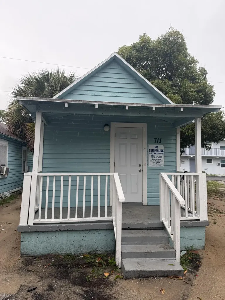 711 4th Street West Palm Beach FL 33401