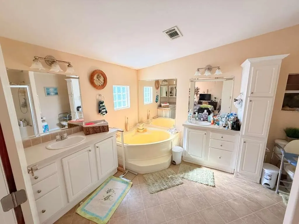 2 S 4 Seasons Road Palm Beach Gardens FL 33410