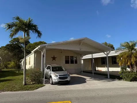 2 S 4 Seasons Road Palm Beach Gardens FL 33410