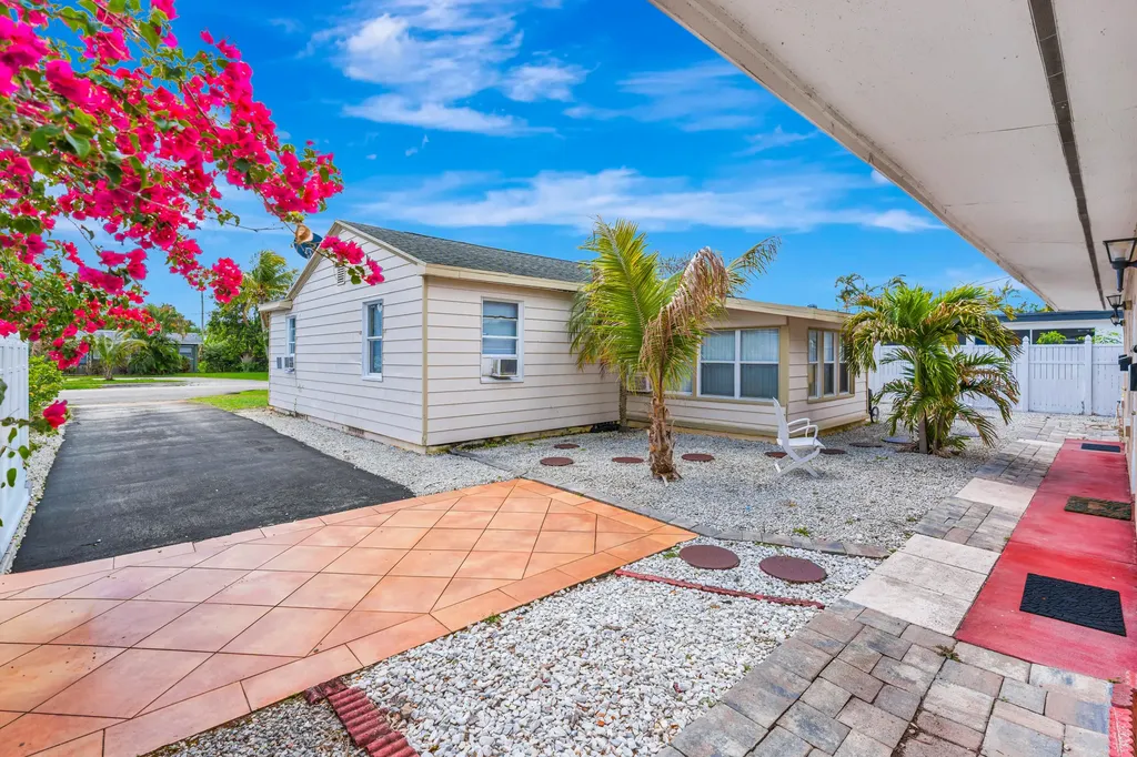 505 Foresteria Drive Lake Park FL 33403