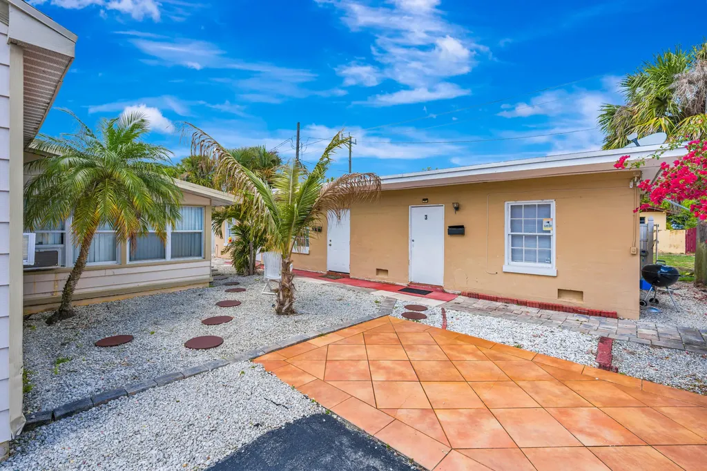 505 Foresteria Drive Lake Park FL 33403
