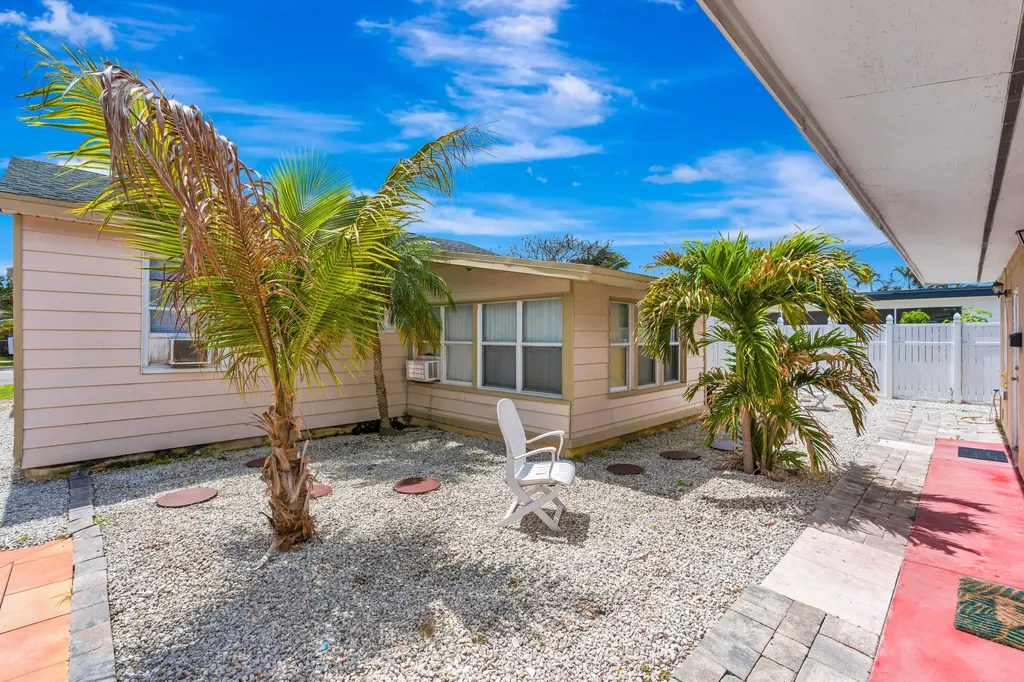 505 Foresteria Drive Lake Park FL 33403