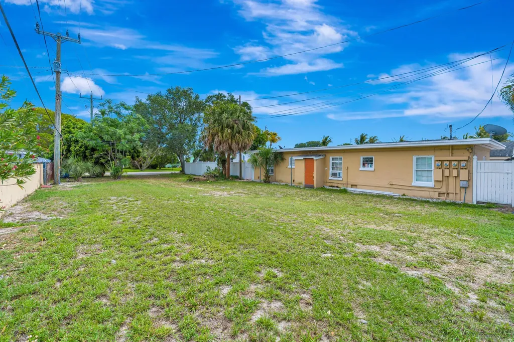505 Foresteria Drive Lake Park FL 33403