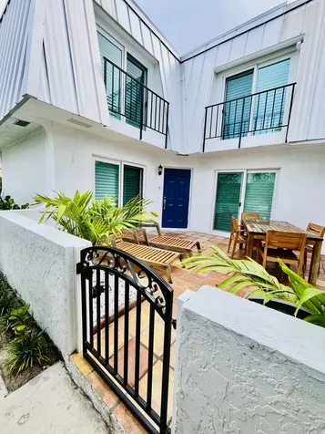 106 Linda Lane Palm Beach Shores FL 33404