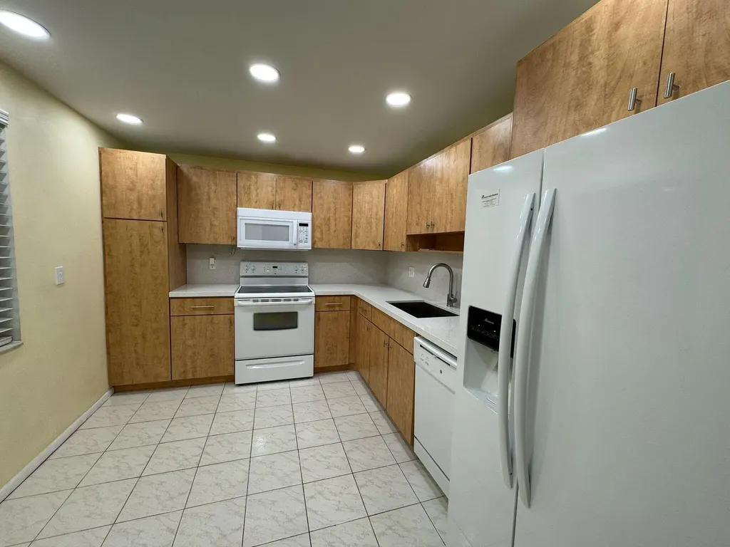 901 Cypress Terrace Pompano Beach FL 33069