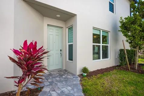 6082 Carre Way Greenacres FL 33415