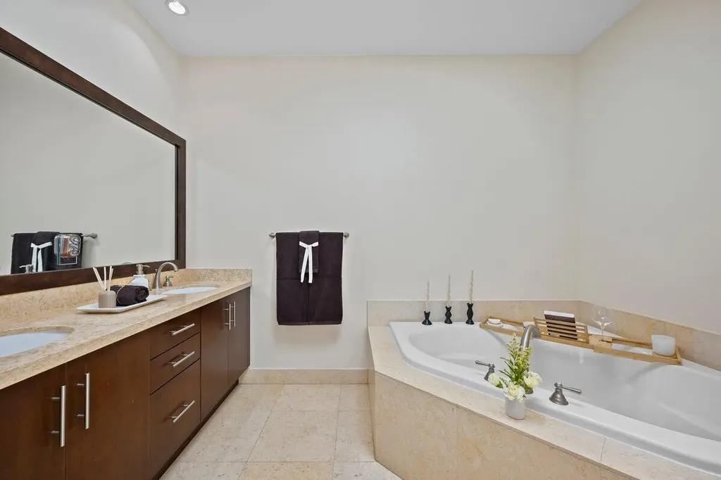 12 SE 1st Avenue Delray Beach FL 33444