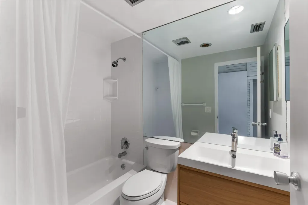 3200 NE 36th Street E Fort Lauderdale FL 33308