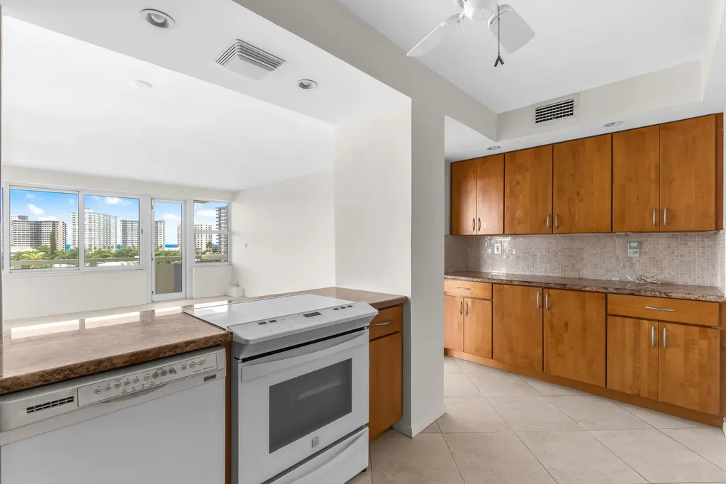 3200 NE 36th Street E Fort Lauderdale FL 33308