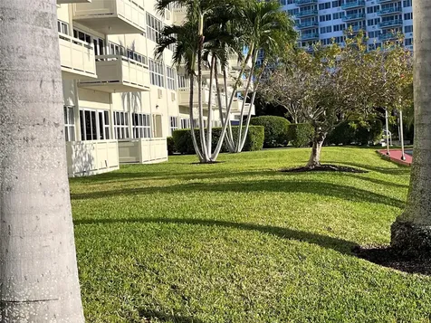 3200 NE 36th Street E Fort Lauderdale FL 33308