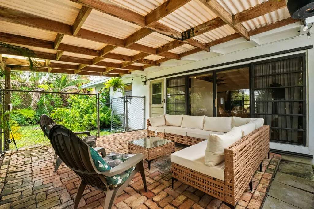 2512 Sugarloaf Lane Fort Lauderdale FL 33312