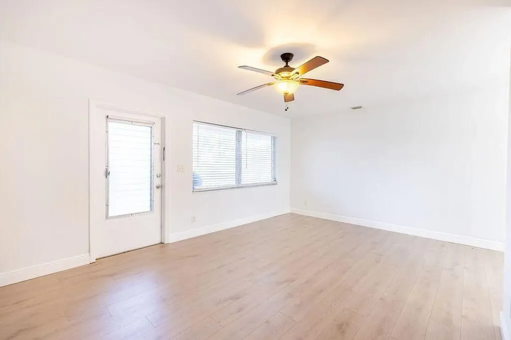 426 NE 7th Avenue Delray Beach FL 33483