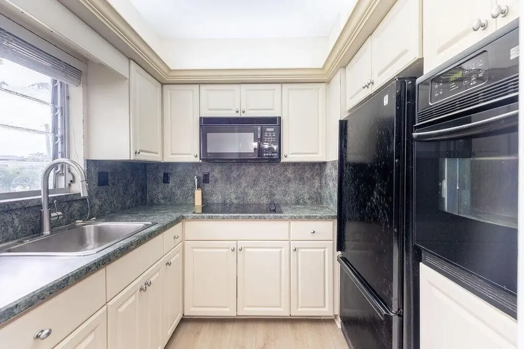 426 NE 7th Avenue Delray Beach FL 33483