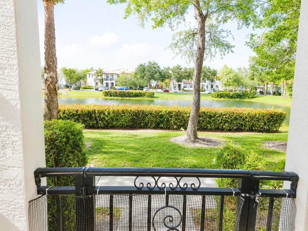 4720 Mimosa Place Coconut Creek FL 33073